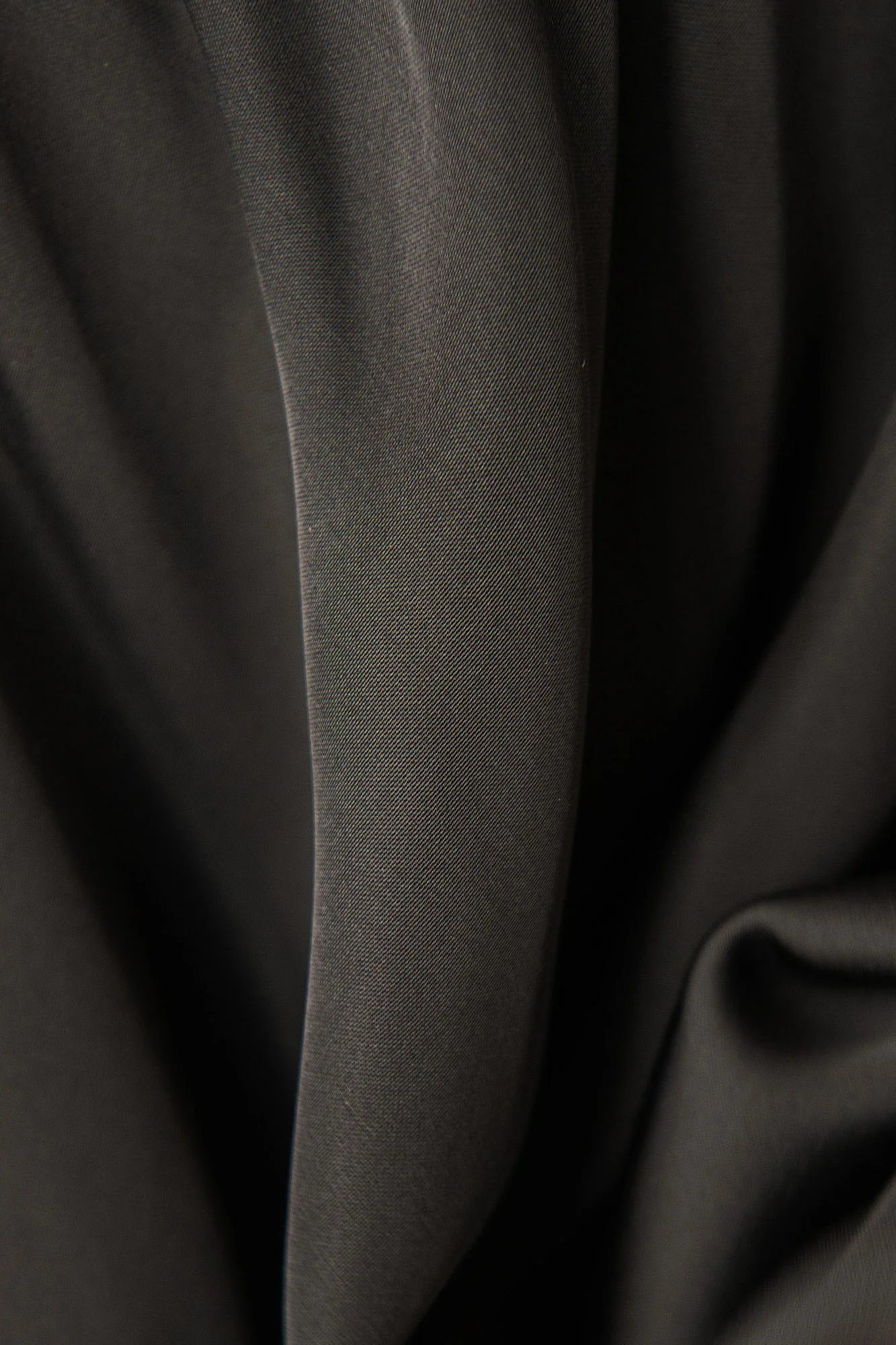 черна рокля с презрамки 1 • Sassa Björg