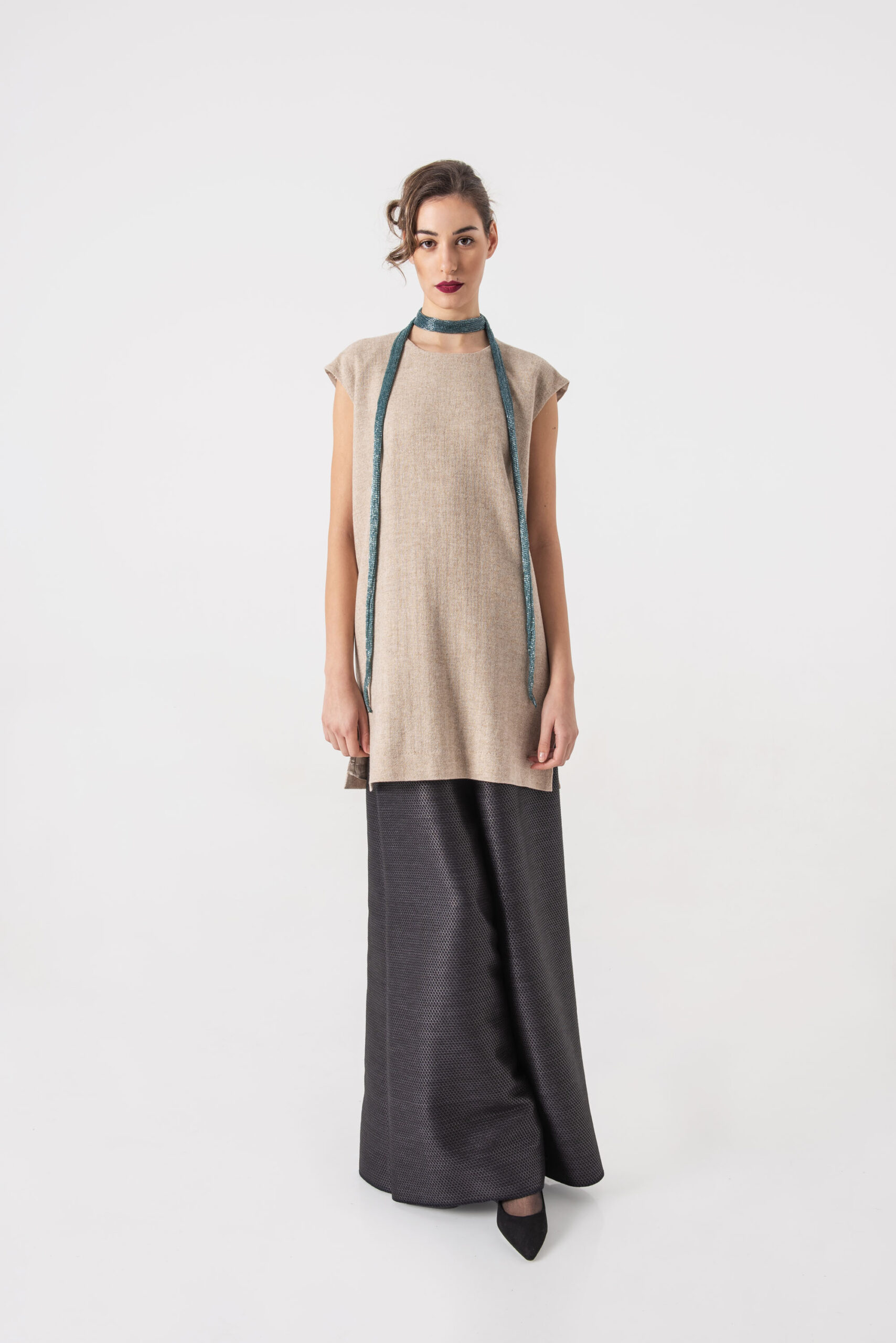 Beige wool tunic with side cuts main scaled • Sassa Björg
