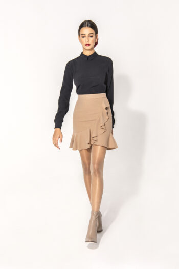 Black shirt with back buttons front • Sassa Björg