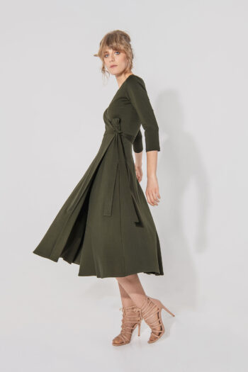 Olive green hug me dress side • Sassa Björg