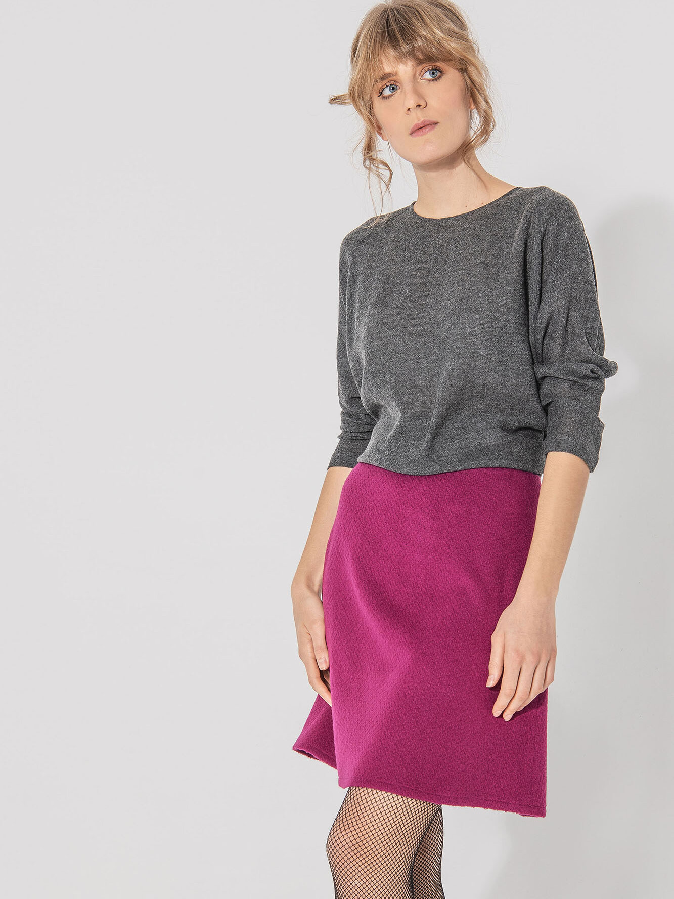 a shaped mini skirt cyclamen colored crop uai • Sassa Björg