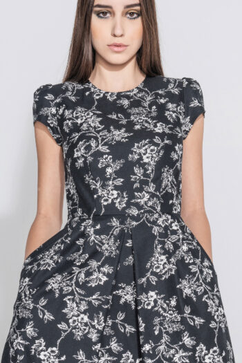black dress white flower pattern crop • Sassa Björg
