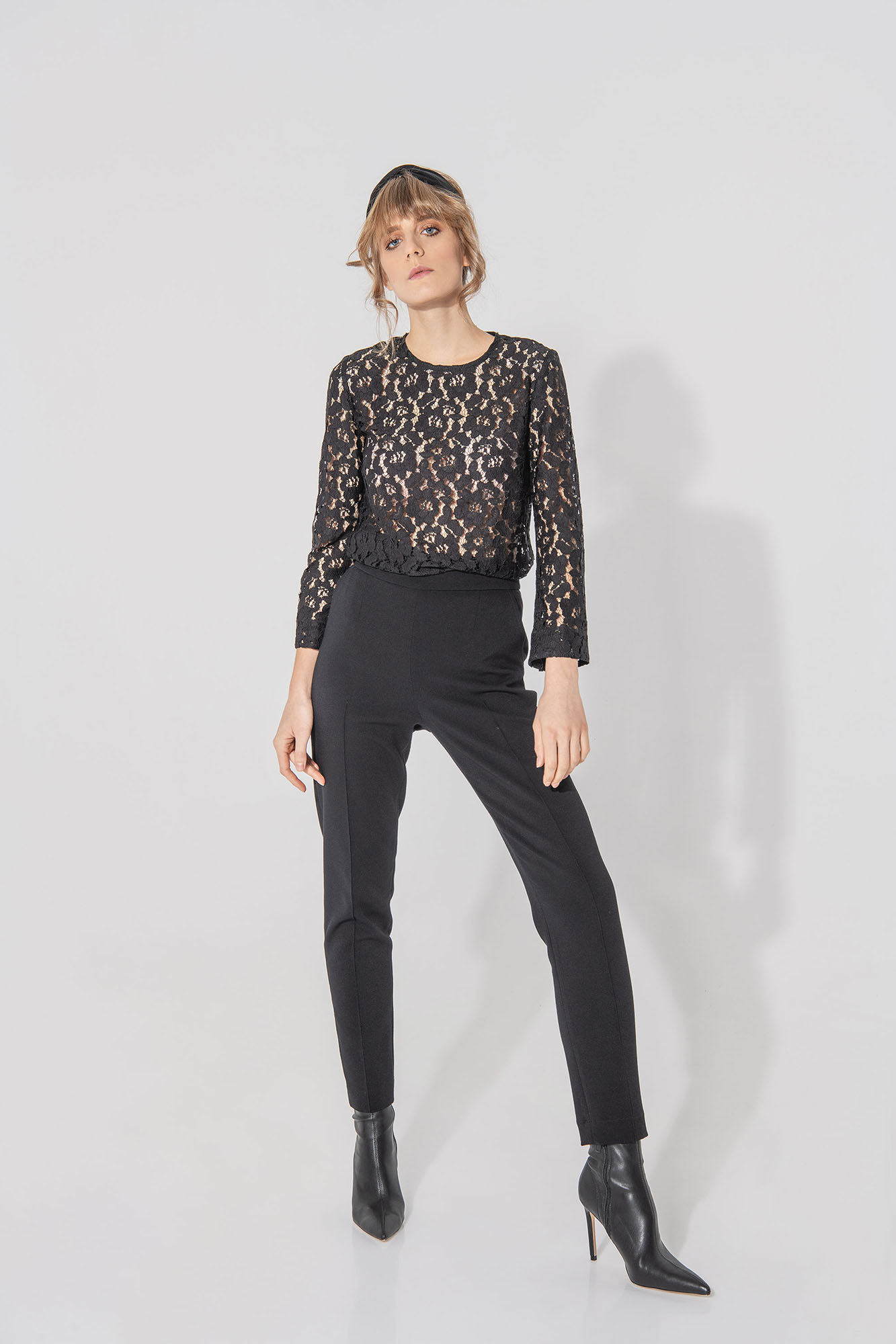 black lace blouse with slit sleeve front • Sassa Björg
