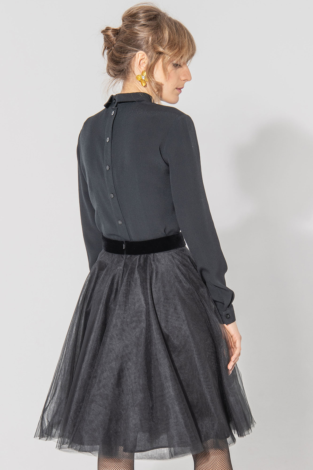 tulle skirt with a bow on the belt in black back • Sassa Björg