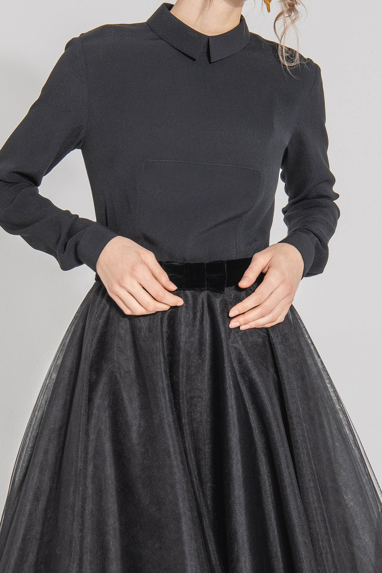 tulle skirt with a bow on the belt in black close up • Sassa Björg