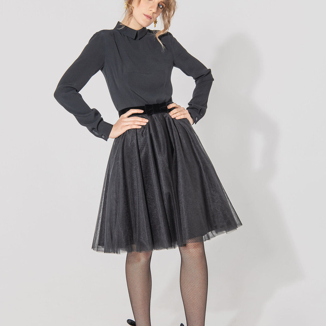 tulle skirt with a bow on the belt in black main uai • Sassa Björg