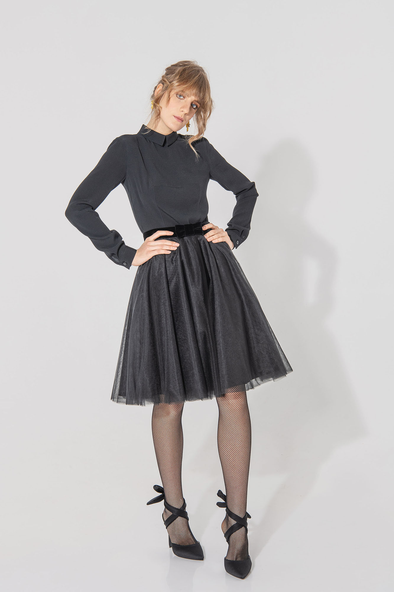 tulle skirt with a bow on the belt in black main • Sassa Björg
