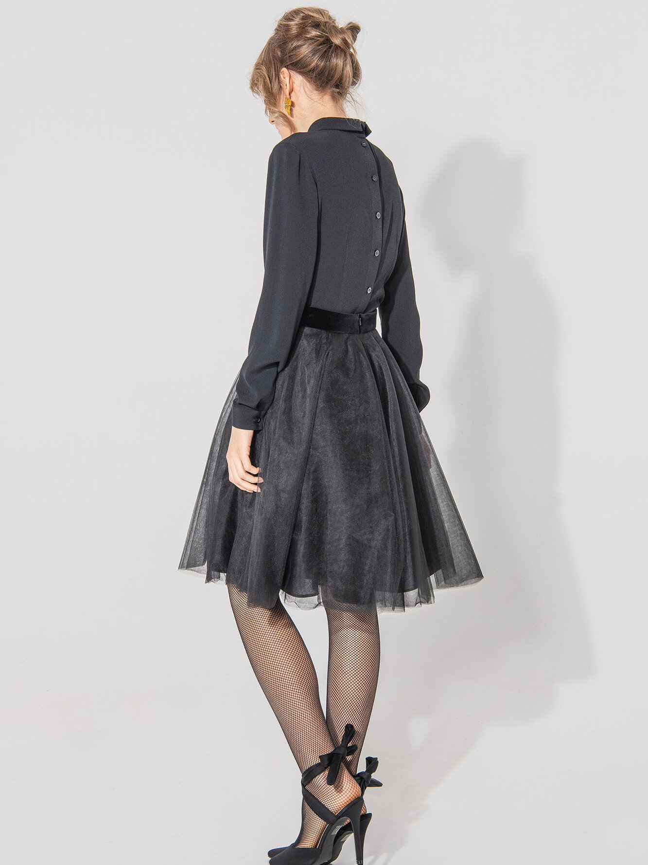 tulle skirt with a bow on the belt in black side uai • Sassa Björg