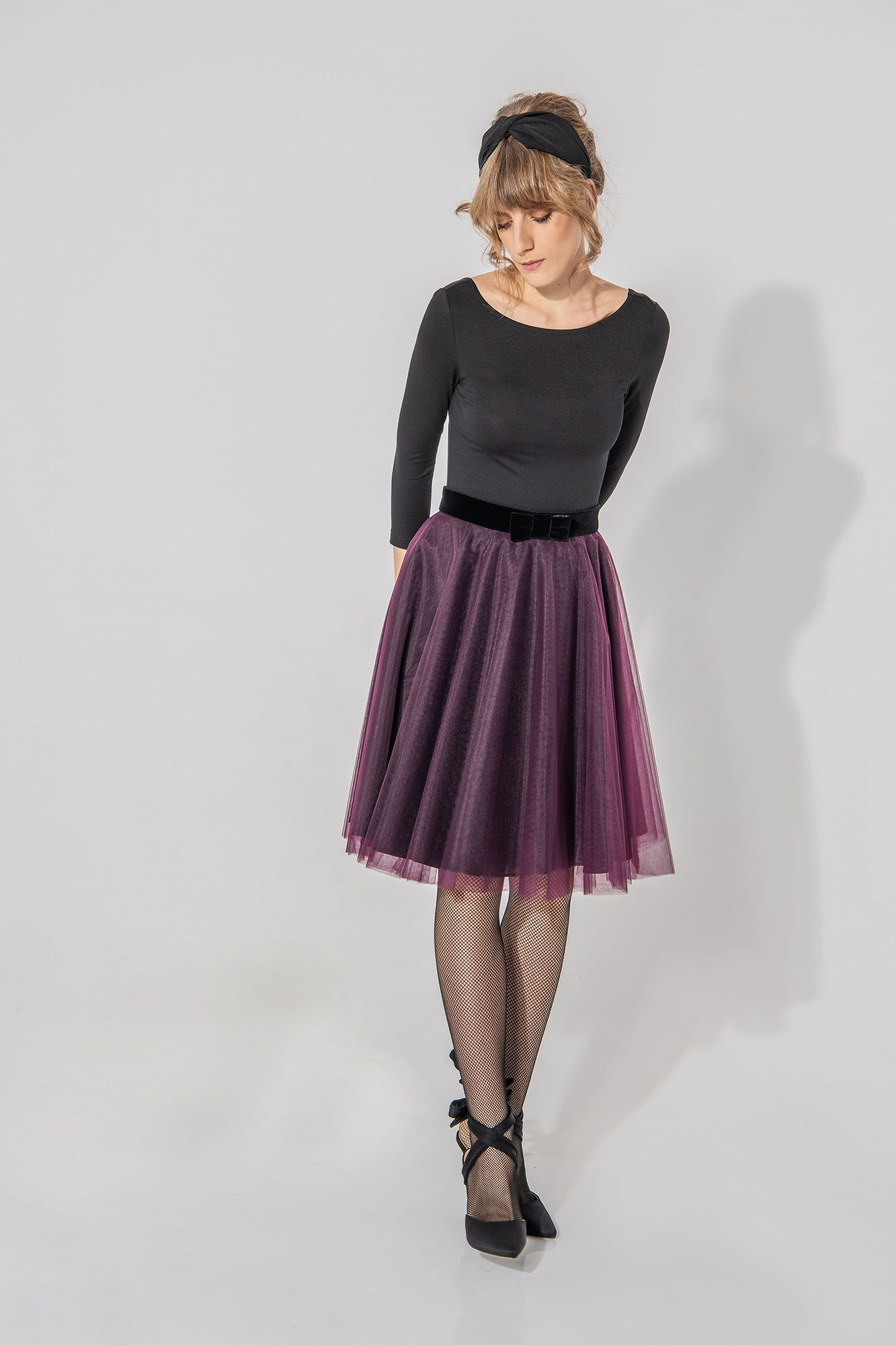 tulle skirt with a bow on the belt in merlot front • Sassa Björg