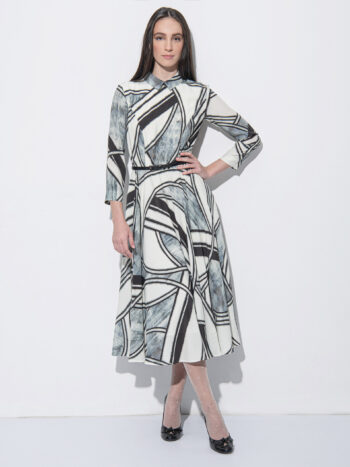 African pattern dress w collar hand on waist • Sassa Björg