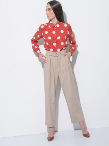Beige pleated pants with belt front • Sassa Björg