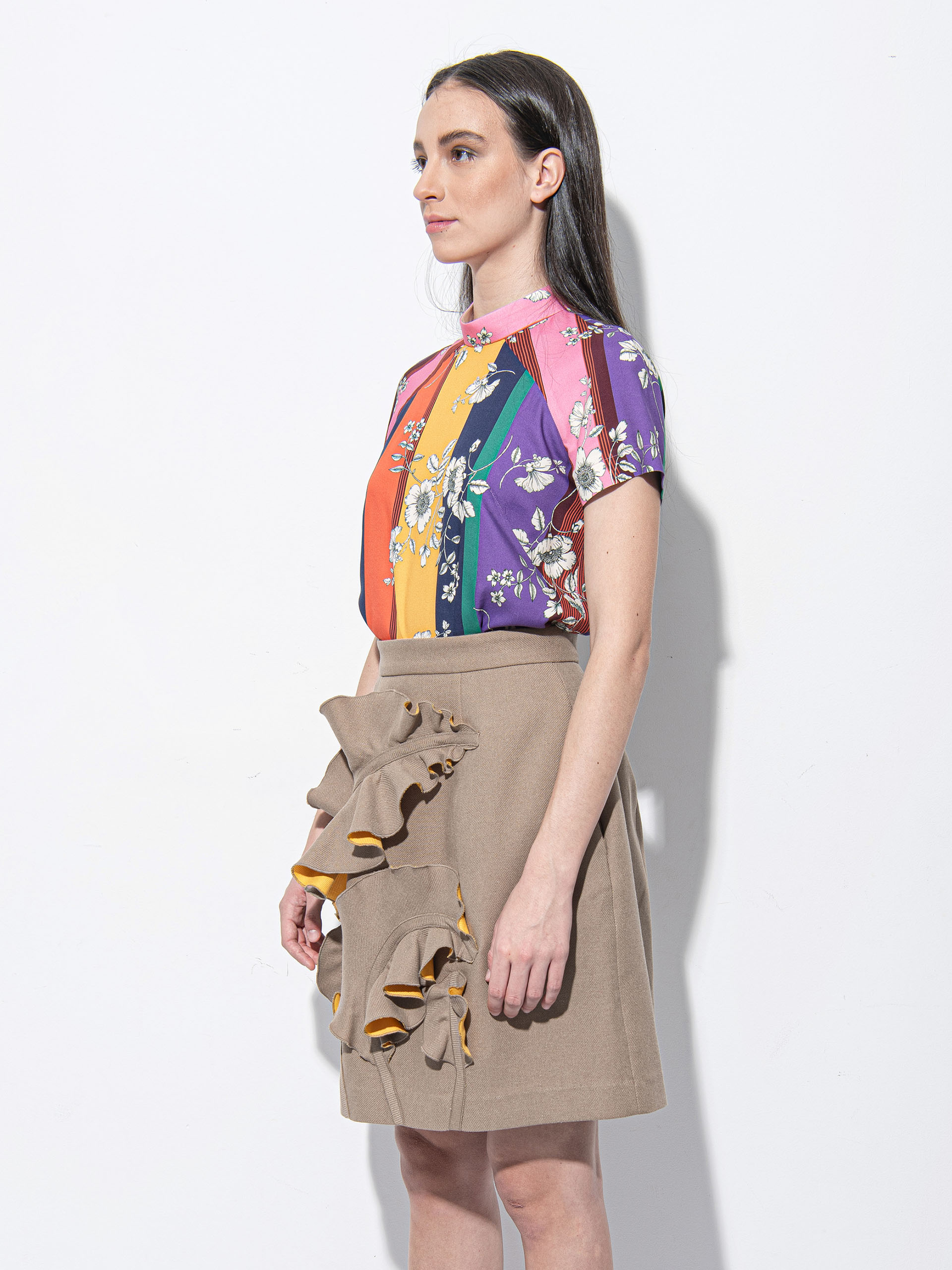 Beige skirt with 3D leaves side • Sassa Björg