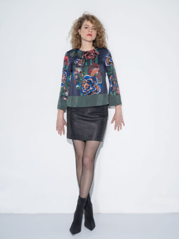 collage blouse understated bell sleeve full size • Sassa Björg