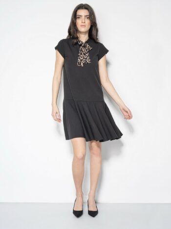 black dress w leopard print bow dancing • Sassa Björg