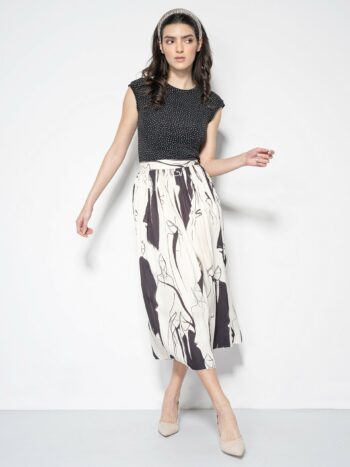 midi skirt fashion sketch pattern legs crossed • Sassa Björg