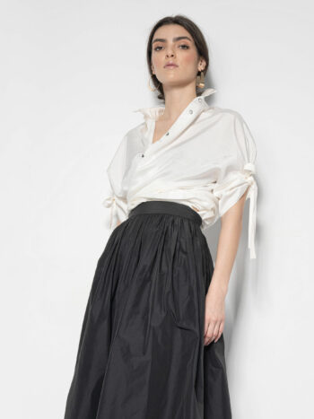 oversized shirt w bow sleeve tucked in crop • Sassa Björg