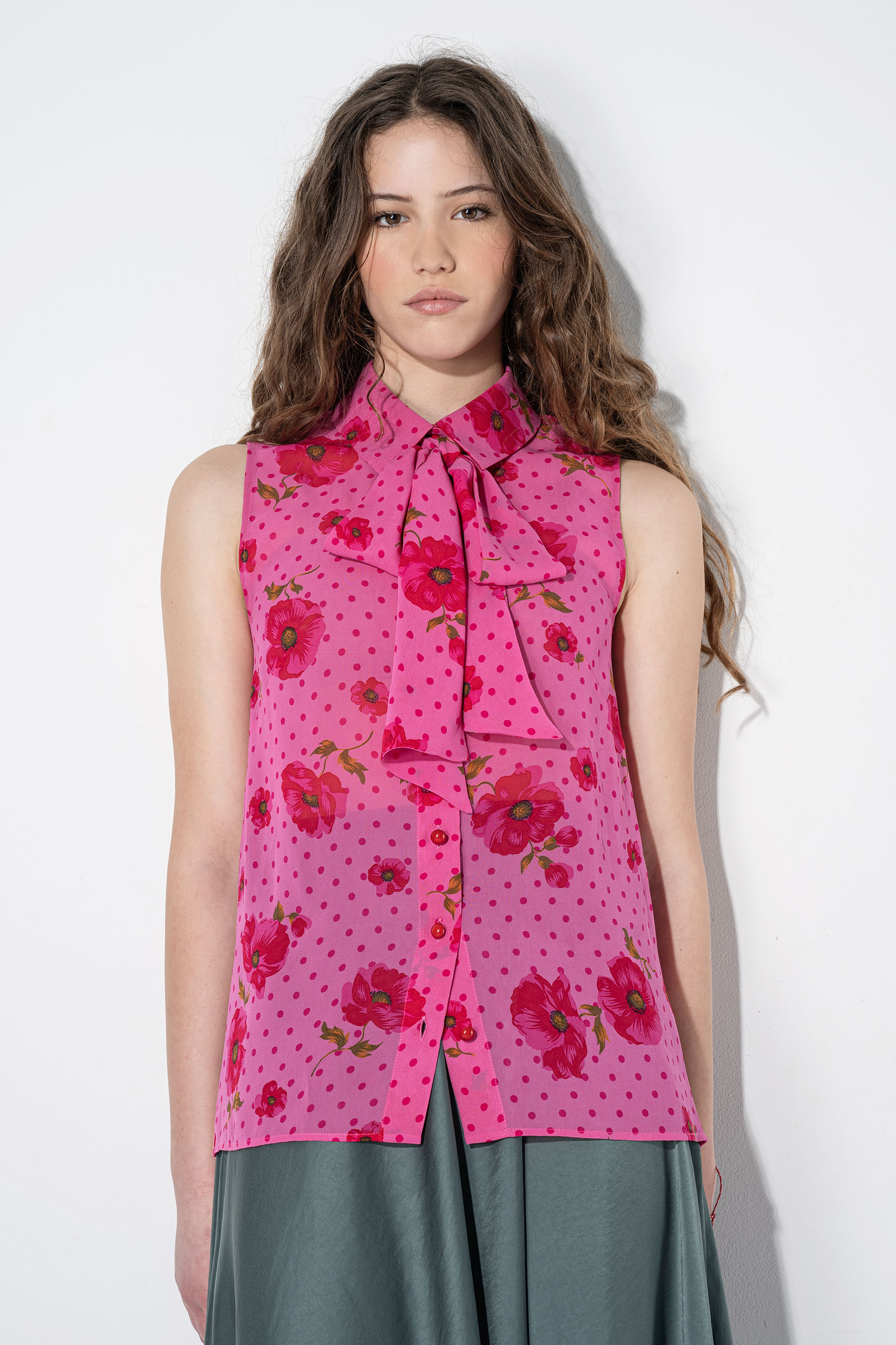 pink sleeveless shirt w bow uai • Sassa Björg