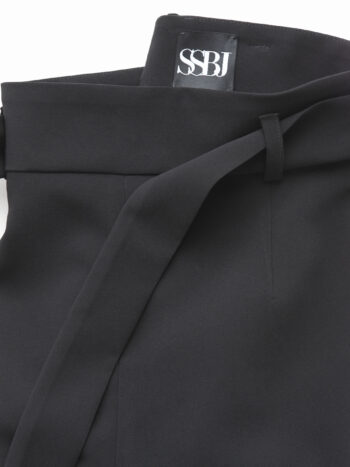 black pants with stretch closeup • Sassa Björg