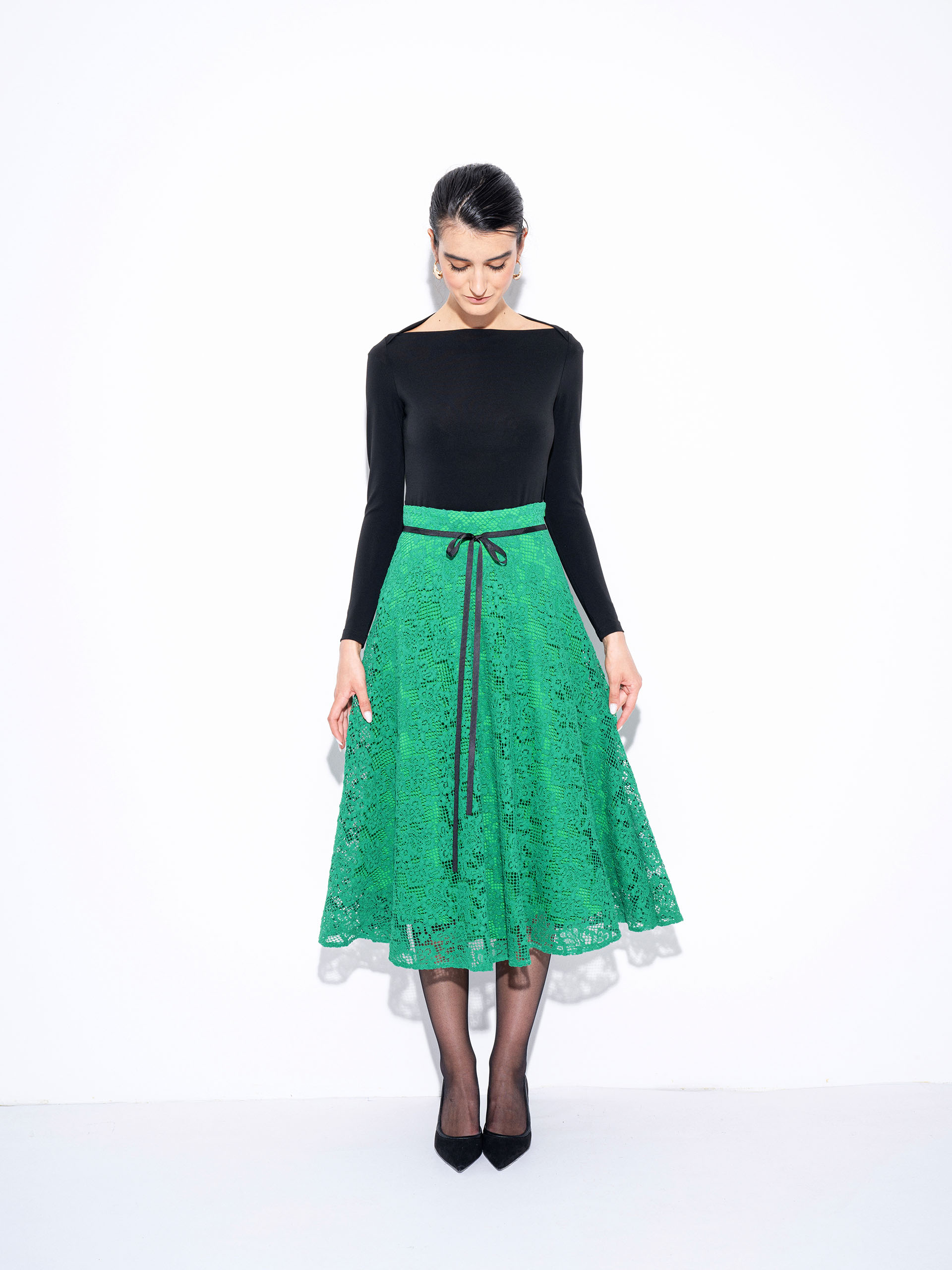 lush green lace skirt front • Sassa Björg