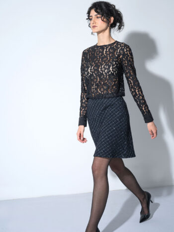 black lace blouse w cuffs cropped walking • Sassa Björg
