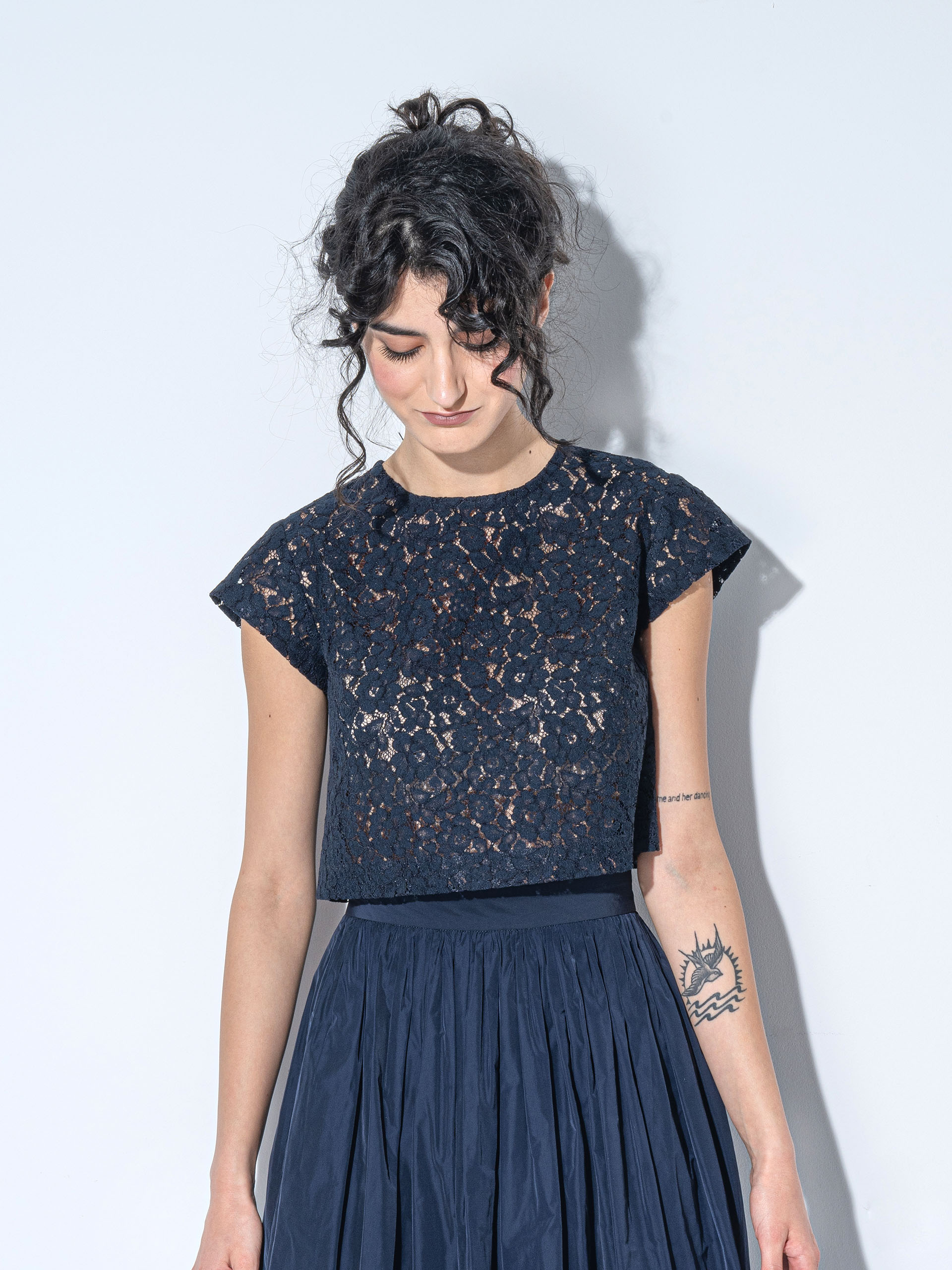 navy blue lace crop top • Sassa Björg