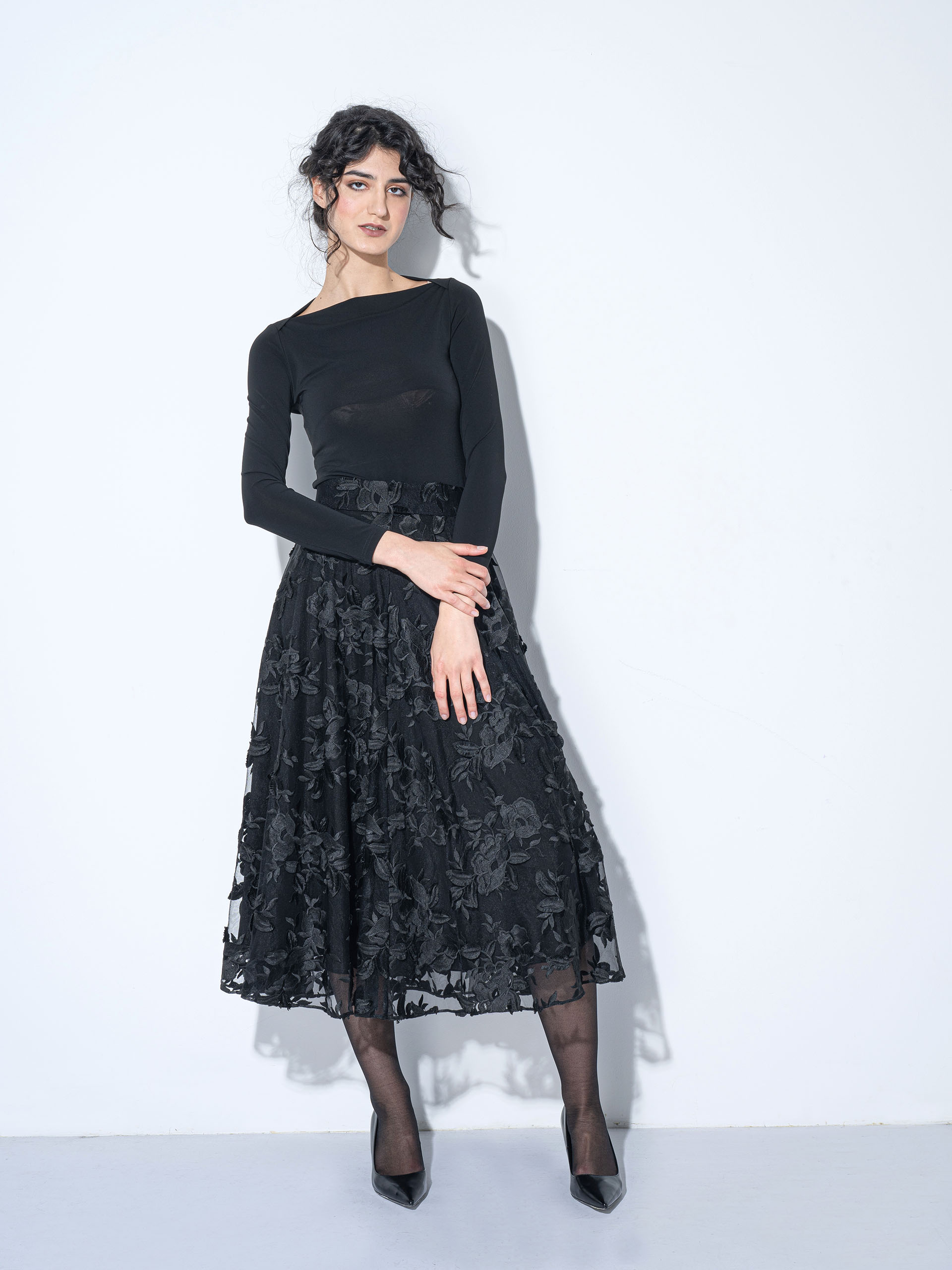 noir bloom midi skirt • Sassa Björg