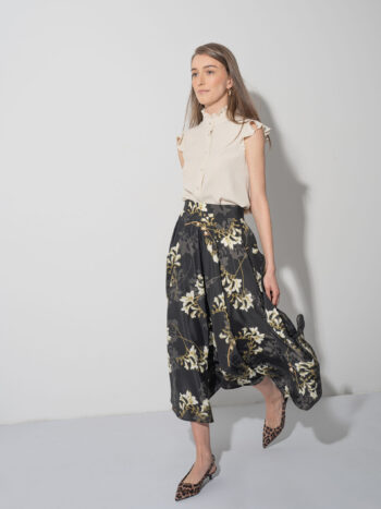 cloche skirt freesia flowers walking • Sassa Björg