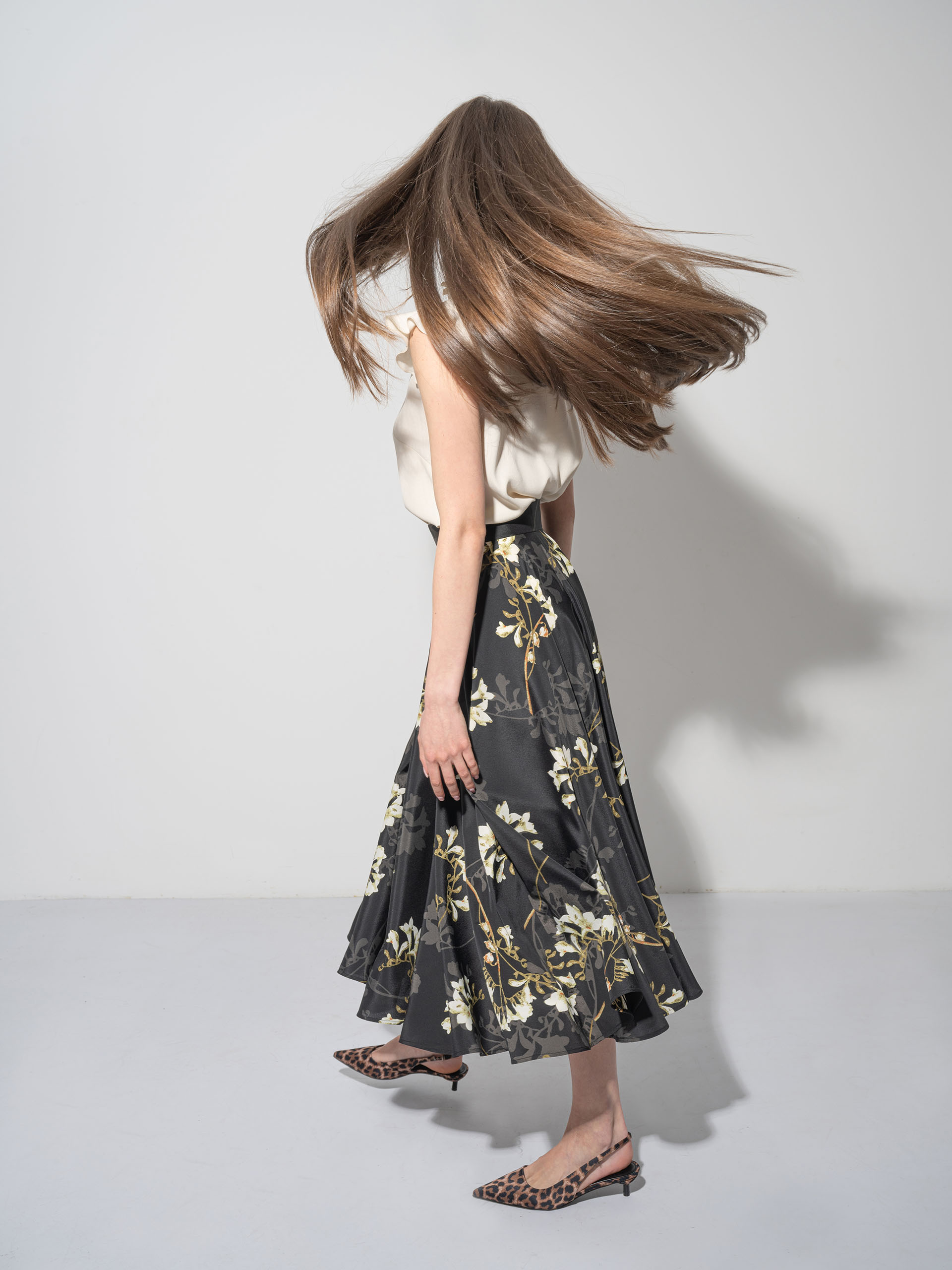 cloche skirt freesia flowers • Sassa Björg