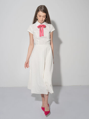 cotton embroidered dress w collar looking down • Sassa Björg