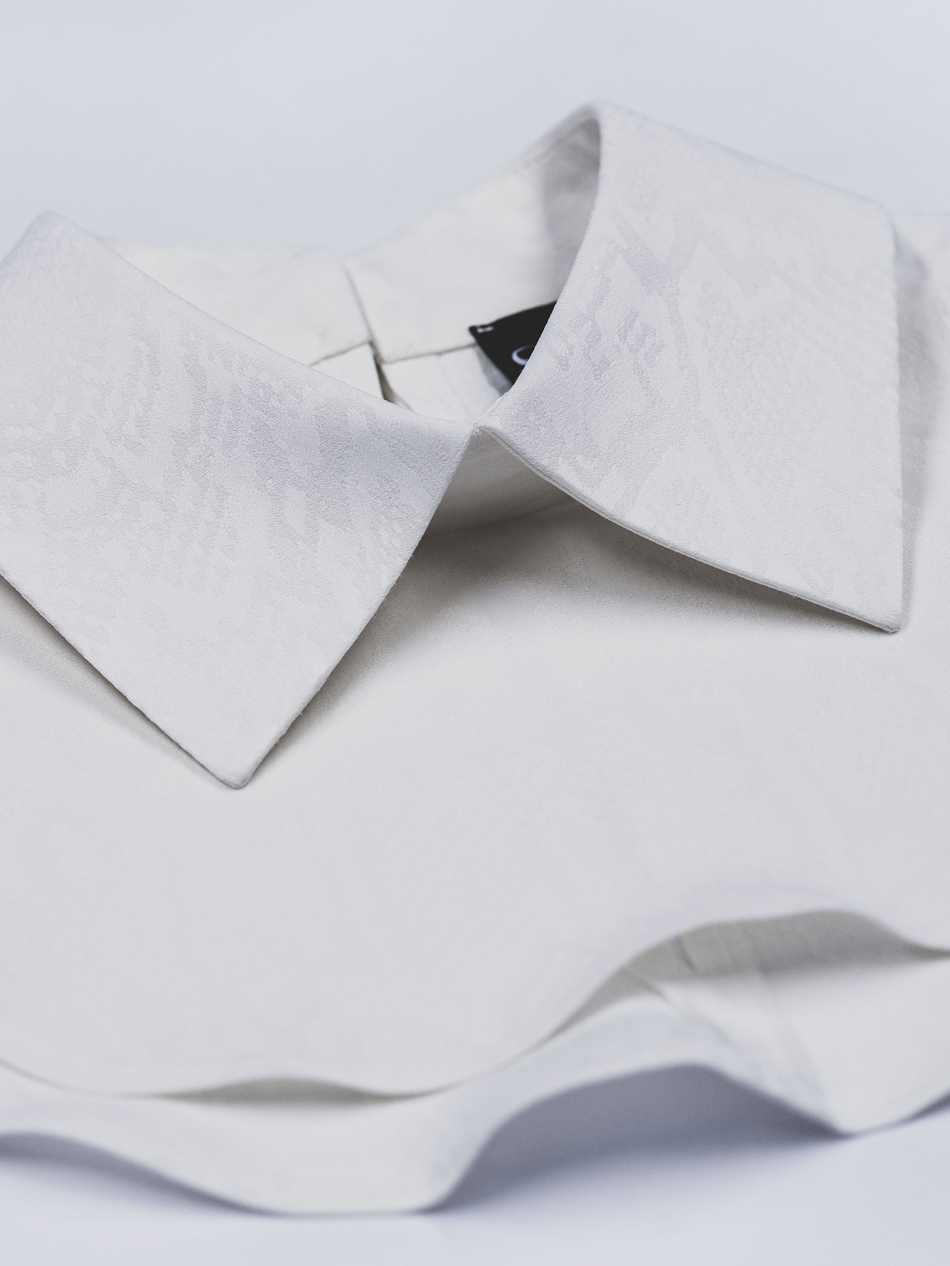 white detachable collar python texture side • Sassa Björg