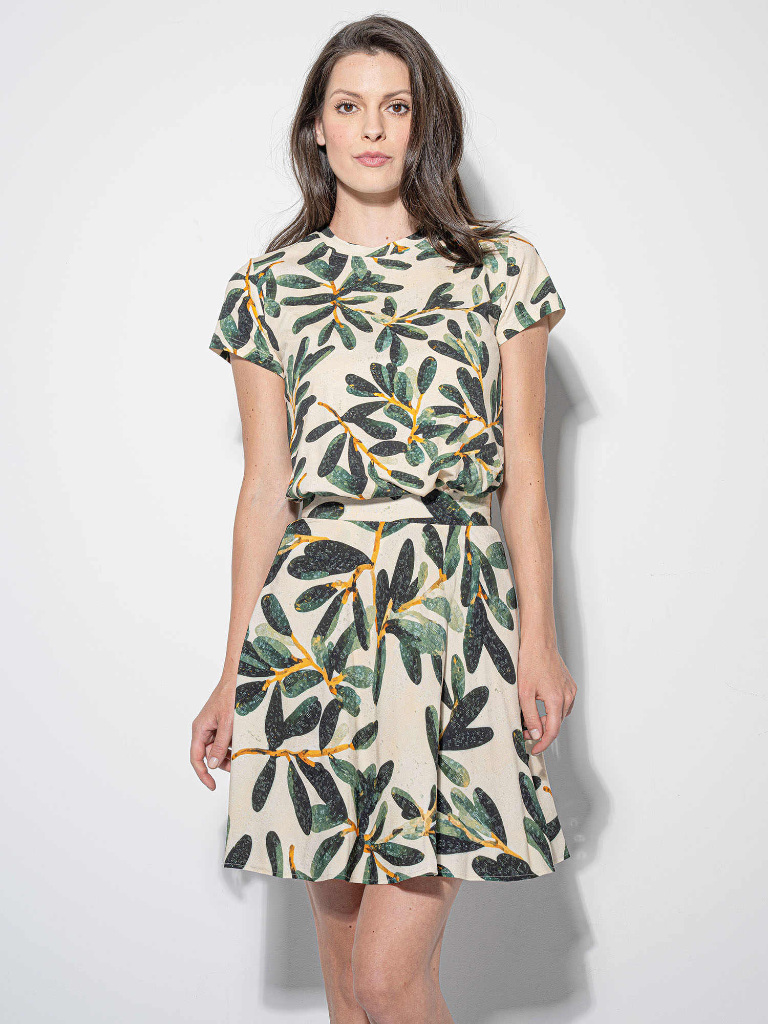 loose fit tee olive branch pattern • Sassa Björg