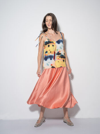 peach satin skirt looing looking sideways • Sassa Björg