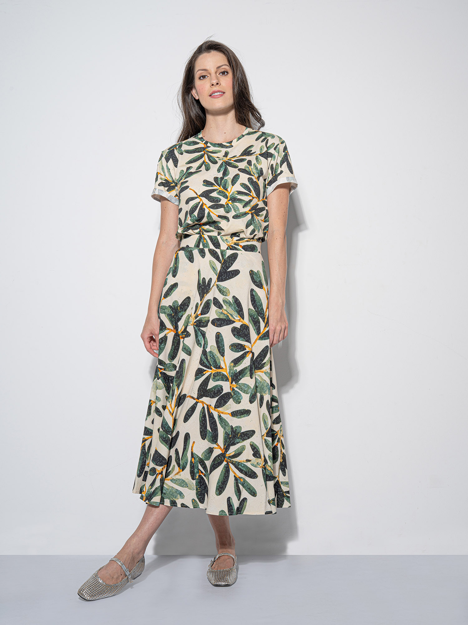 tee w cuffed sleeve olive branch • Sassa Björg